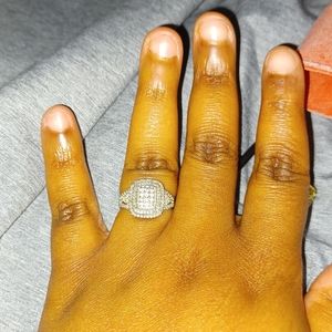 10k White Gold Diamond Ring